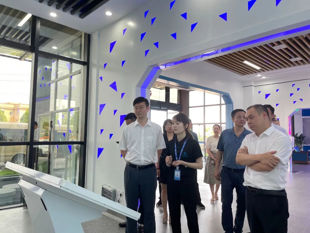 市政府黨組成員、副市長錢彥琮蒞臨江西艾特傳質(zhì)科技有限公司調(diào)研